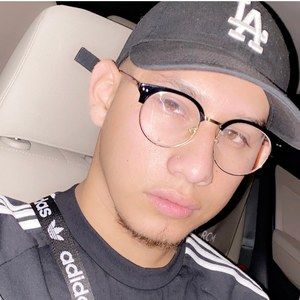 Meet your Posher, Victor